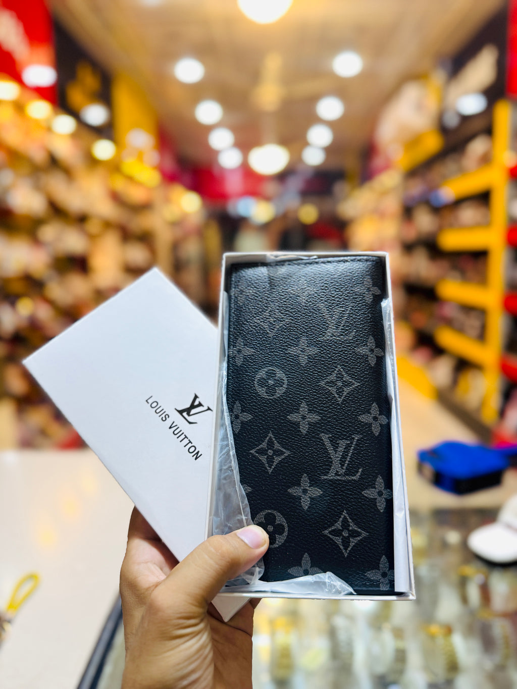 🚨Luxury Style Men's LV Long Wallet – Premium Leather Wallet with Gift Box