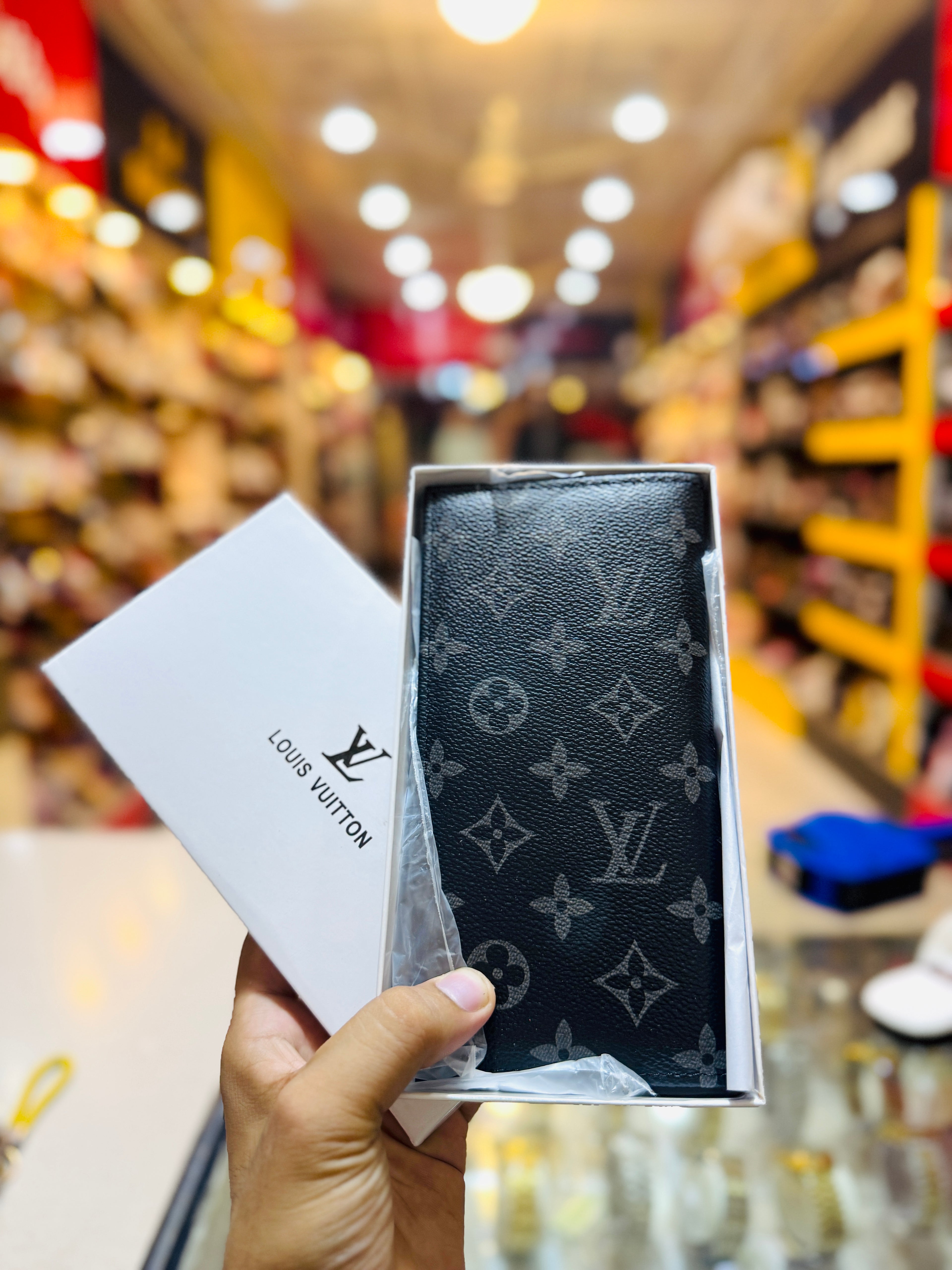 🚨Luxury Style Men's LV Long Wallet – Premium Leather Wallet with Gift Box